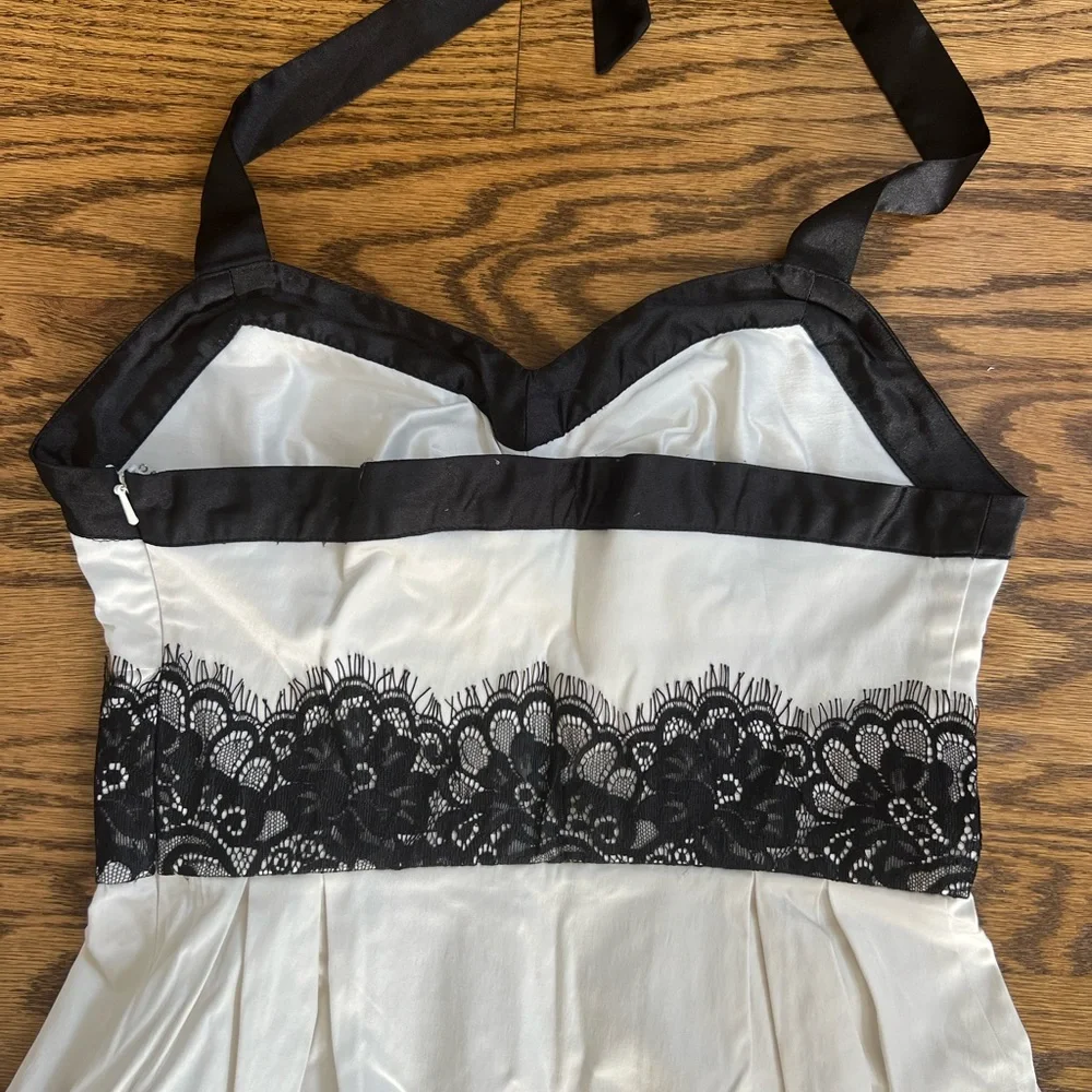 GUESS Black and White Halter Dress - Picture 5 of 7